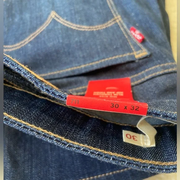 Brand New Levi’s 711 Skinny Women’s Jeans - 30x32 - Picture 6 of 6